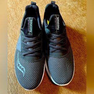 Saucony women’s tennis shoes